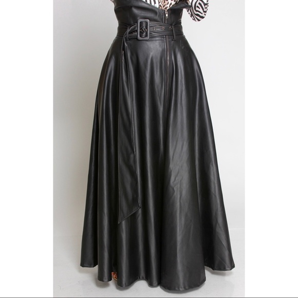 🛍NEW - SAVITA Skirt in Black Leather (NO OFFERS) - Picture 2 of 6